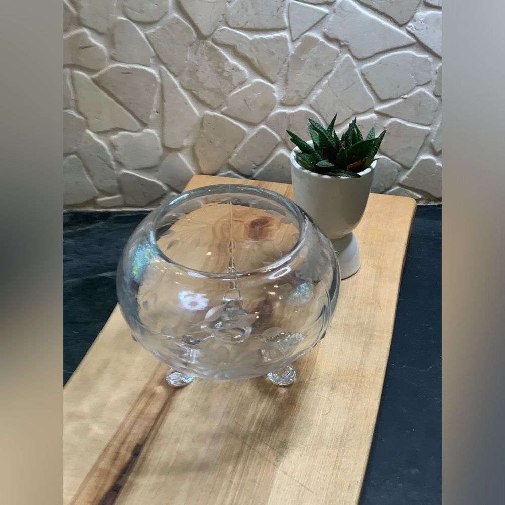 VINTAGE | Cornflower Etched 3 Footed Glass Bowl